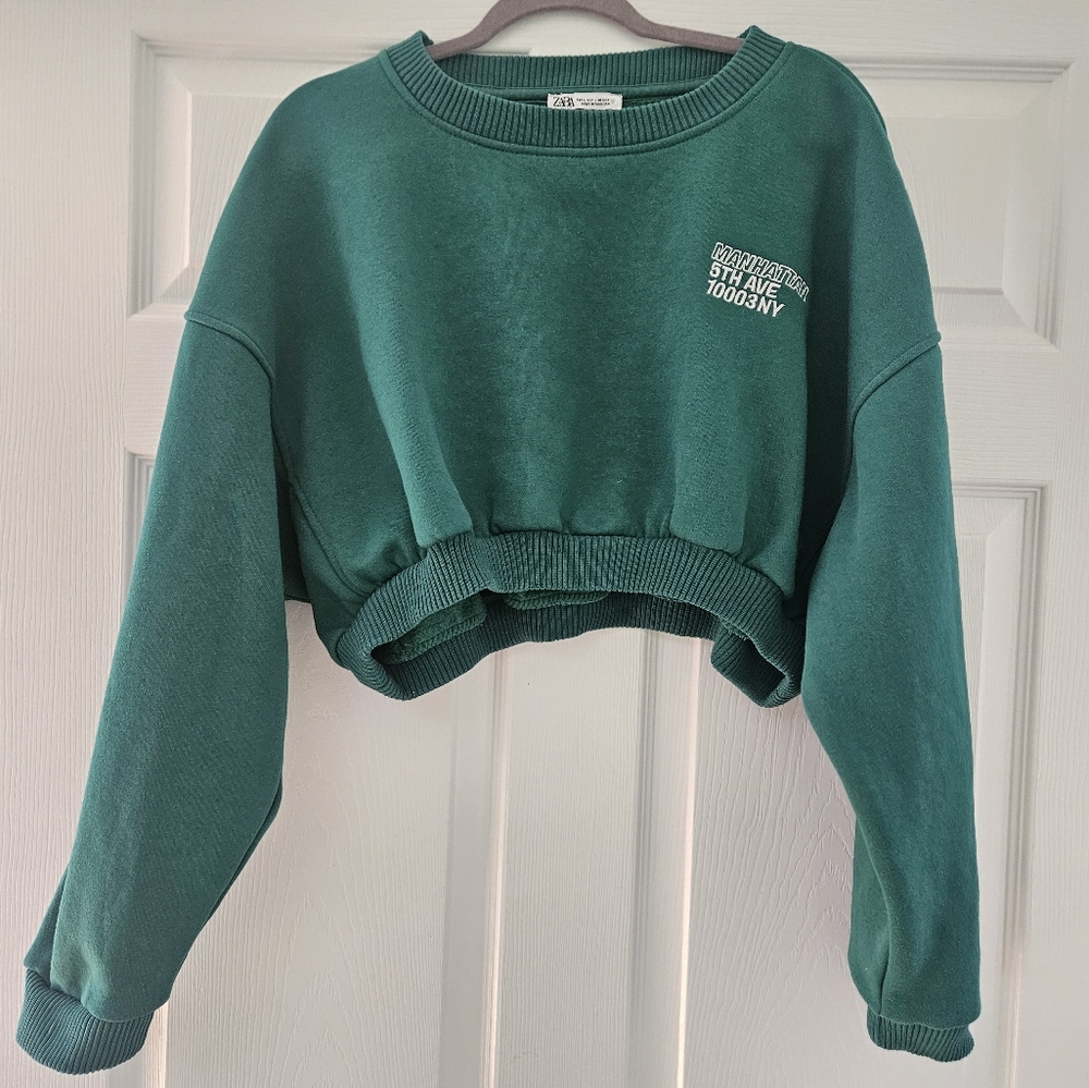 ZARA Cropped Sweatshirt